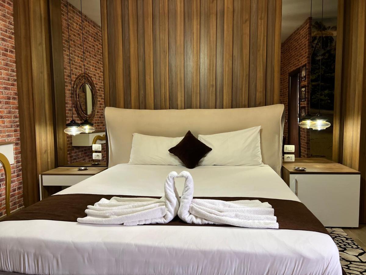 Hotel St.Pauli Shkodër Extérieur photo