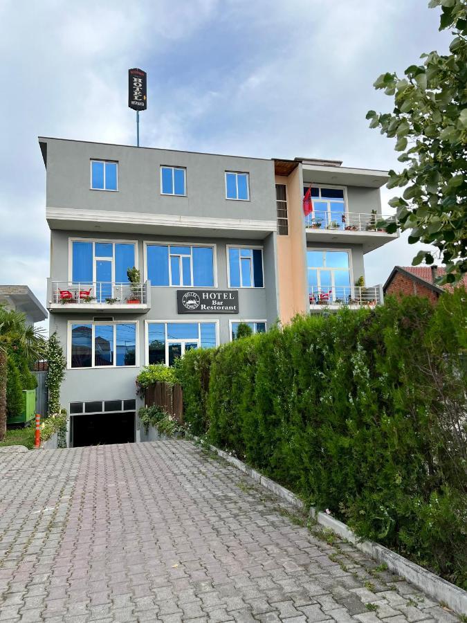 Hotel St.Pauli Shkodër Extérieur photo