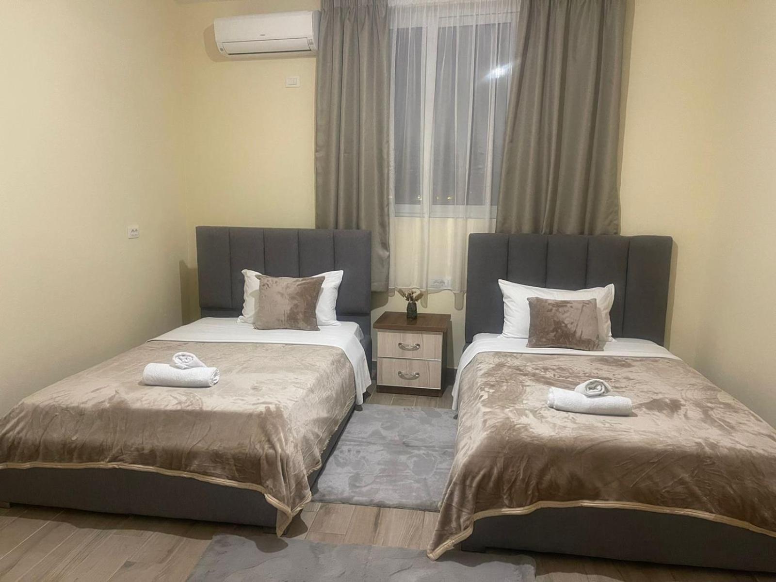 Hotel St.Pauli Shkodër Extérieur photo