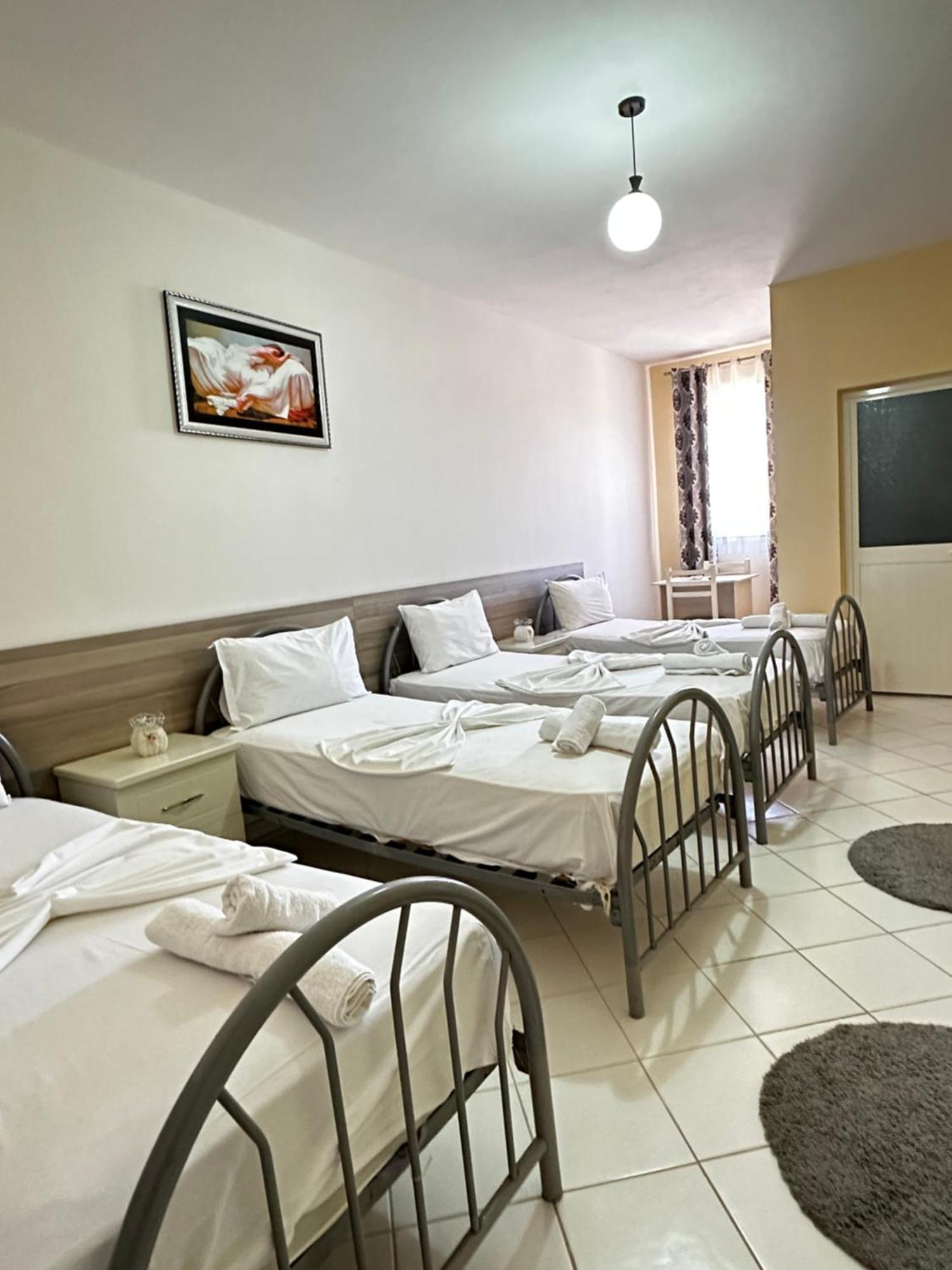 Hotel St.Pauli Shkodër Extérieur photo