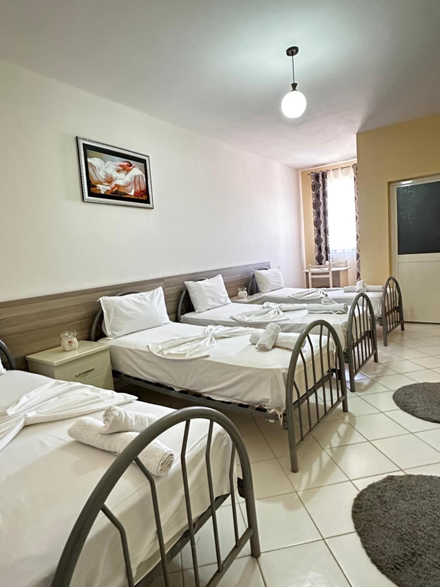 Hotel St.Pauli Shkodër Extérieur photo