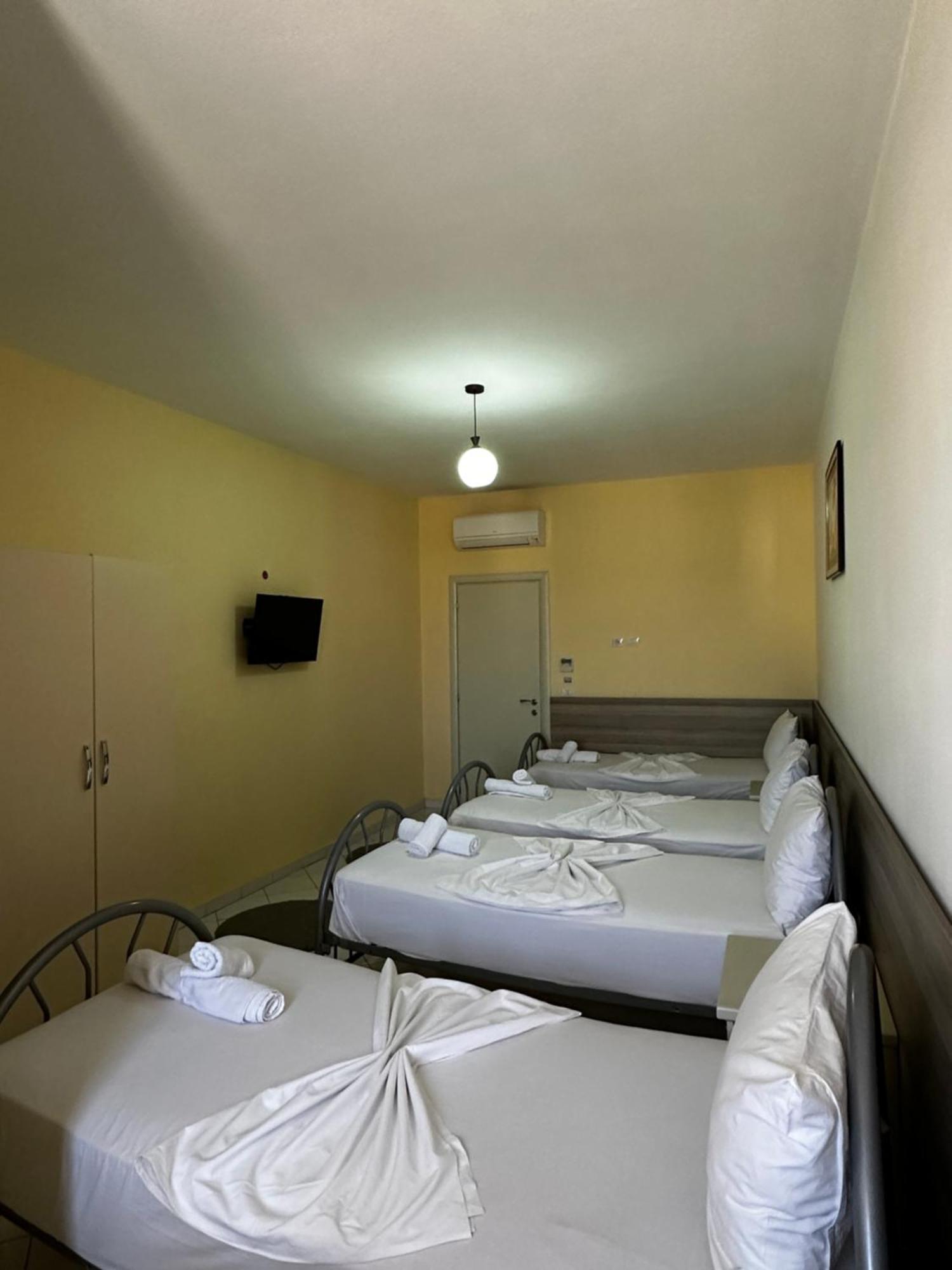 Hotel St.Pauli Shkodër Extérieur photo