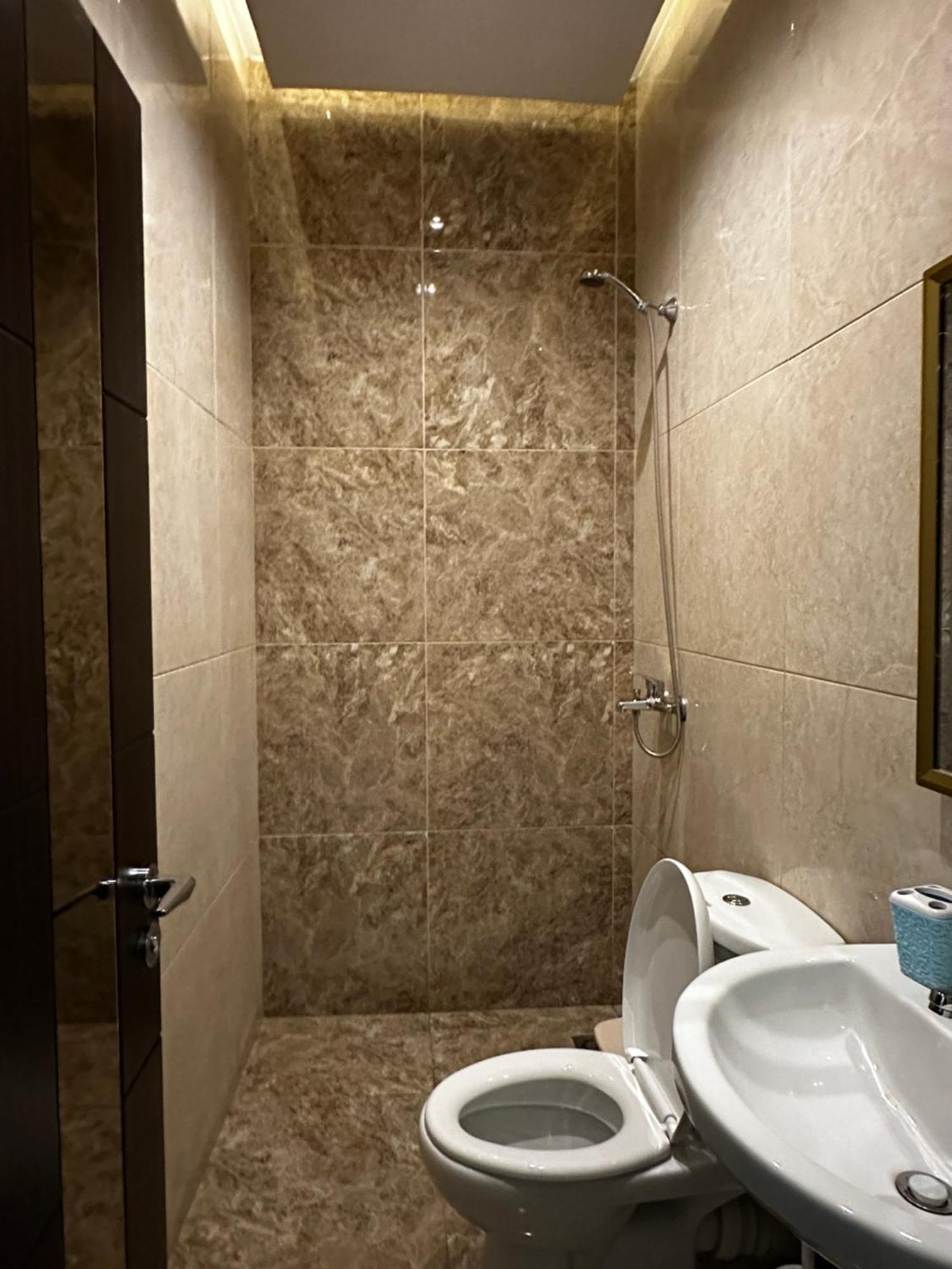 Hotel St.Pauli Shkodër Extérieur photo